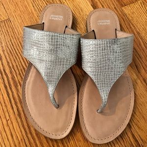 Johnston & Murphy. Silver metallic thongs. Size 9